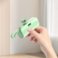 Bärbar powerbank med hög kapacitet och inbyggda kablar