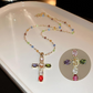 💎 50% RABATT NU! ✝️ Färgglatt Halsband med Korshänge i Strass – Livfull Gnista, Justerbar Längd & Meningsfullt Statement ✨