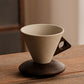 Vintage kaffemugg med trähandtag och träfat
