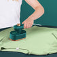 👕 50% RABATT! 💨 Bärbart Miniångstrykjärn – 90° Roterande, Titanplatta & Perfekt För Resor & Snabbstrykning 🧳