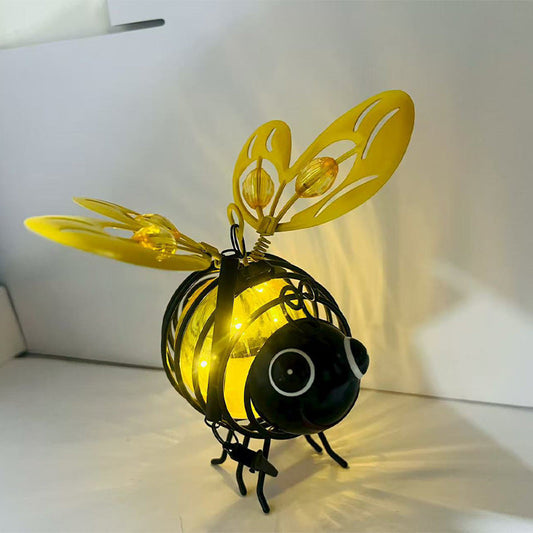🐝💡 Solcellsdriven hängande bilampa – bi